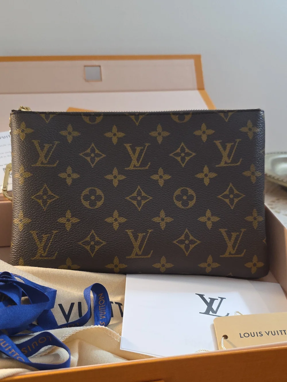 Louis Vuitton Monogram Medium Key Pouch Dust Bag Box Papers Like New Giftable